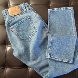Levi's 501 - Made in USA - womens excellent cond.